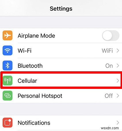 iPhone पर लो डेटा मोड को कैसे इनेबल या डिसेबल करें