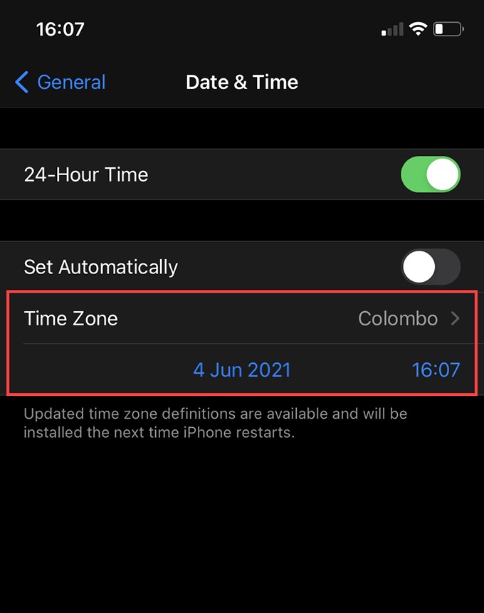 iPhone पर तारीख और समय को मैन्युअल रूप से कैसे बदलें