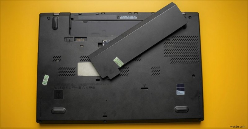 यहां बताया गया है कि अपने लैपटॉप की बैटरी का समस्या निवारण कैसे करें