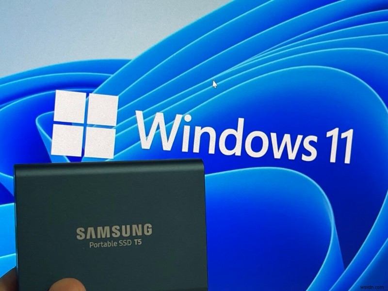 Windows 11 में अपनी फ़ाइलों का बैकअप कैसे लें और Windows 10 में वापस डाउनग्रेड कैसे करें