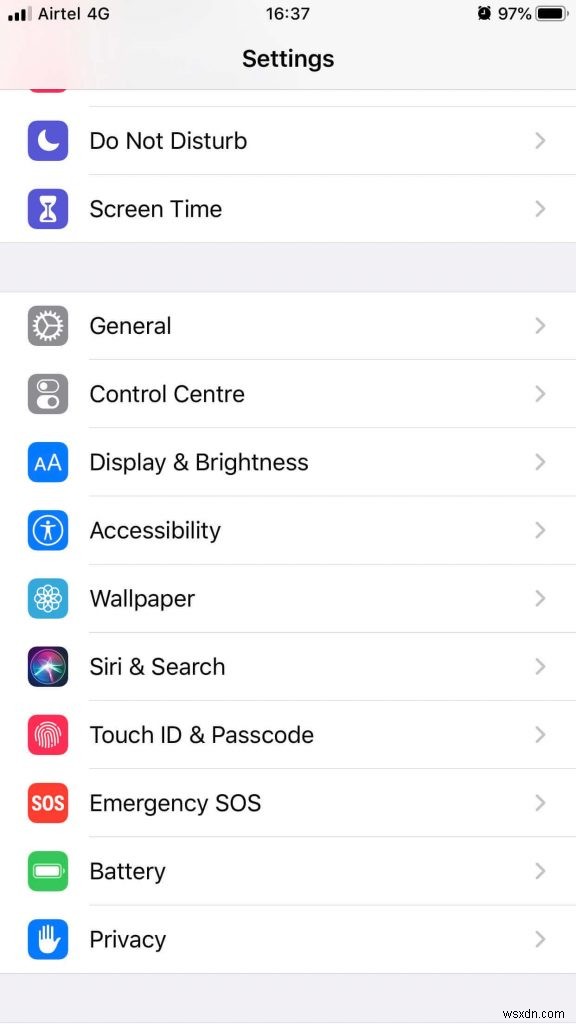 iOS 13 में डार्क मोड कैसे चालू करें?