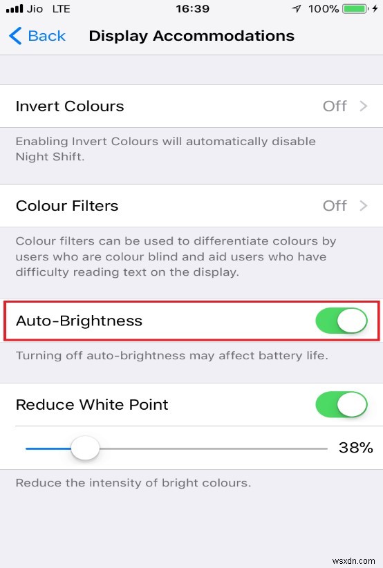 iOS11 में स्वचालित चमक को कैसे बंद करें
