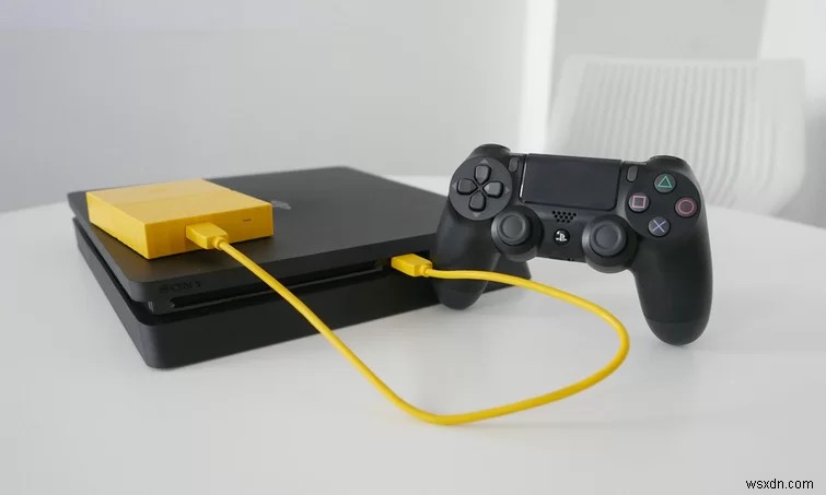 PlayStation 4 पर अतिरिक्त मेमोरी के रूप में USB ड्राइव का उपयोग कैसे करें