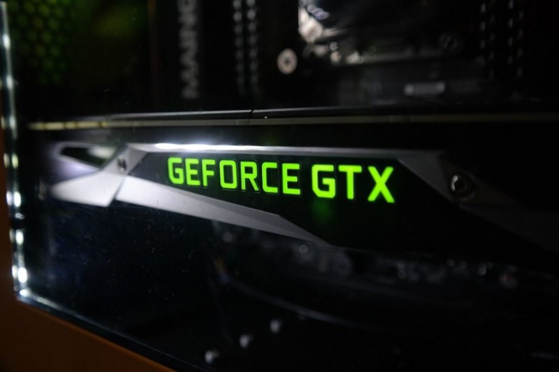 मैं अपने NVIDIA GeForce ग्राफ़िक्स कार्ड ड्राइवर को कैसे अपडेट करूं?