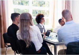 बेहतर वीडियो कॉलिंग अनुभव के लिए ज़ूम मीटिंग टिप्स और ट्रिक्स