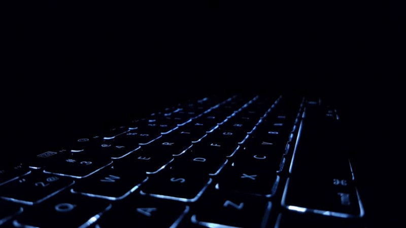 साइलेंट, क्लिक-फ्री टाइपिंग और गेमिंग के लिए शीर्ष 7 शांत कीबोर्ड 