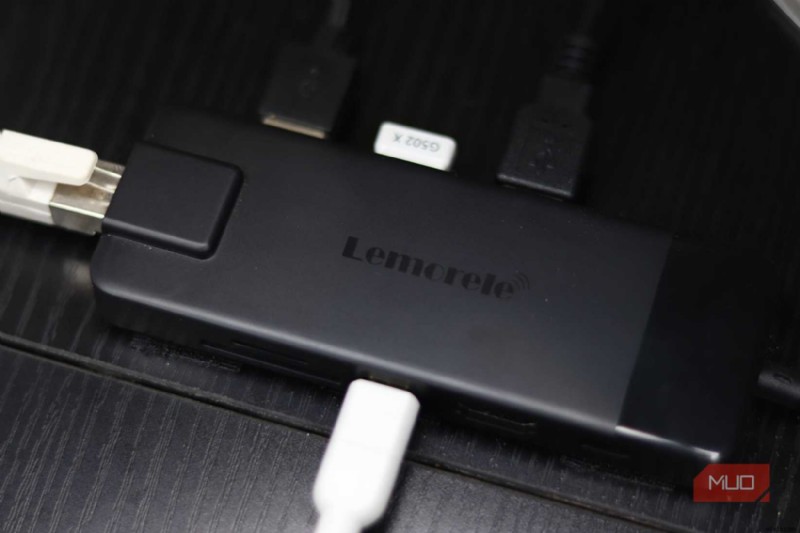 रिमोट कार्य को बढ़ावा दें:कॉफ़ी शॉप की उत्पादकता के लिए USB‑C एक्सेसरीज़ होनी चाहिए 