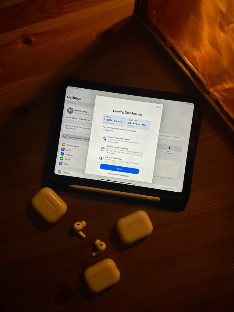 बैंगलोर तकनीशियनों ने दादी की सुनने की क्षमता में सहायता के लिए Apple AirPods Pro को रीप्रोग्राम किया 