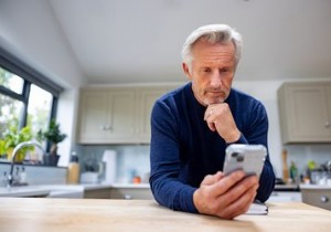 मिनटों में अपने iPhone की स्क्रीन कैसे रिकॉर्ड करें 