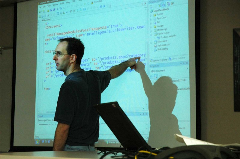 Node.js और Redis वितरित कैशिंग के साथ एक उच्च-प्रदर्शन URL शॉर्टनर बनाएं 