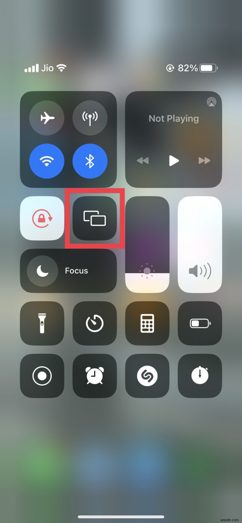 बड़े, बेहतर मीटिंग अनुभव के लिए आसानी से iPhone से टीवी पर ज़ूम कास्ट करें 