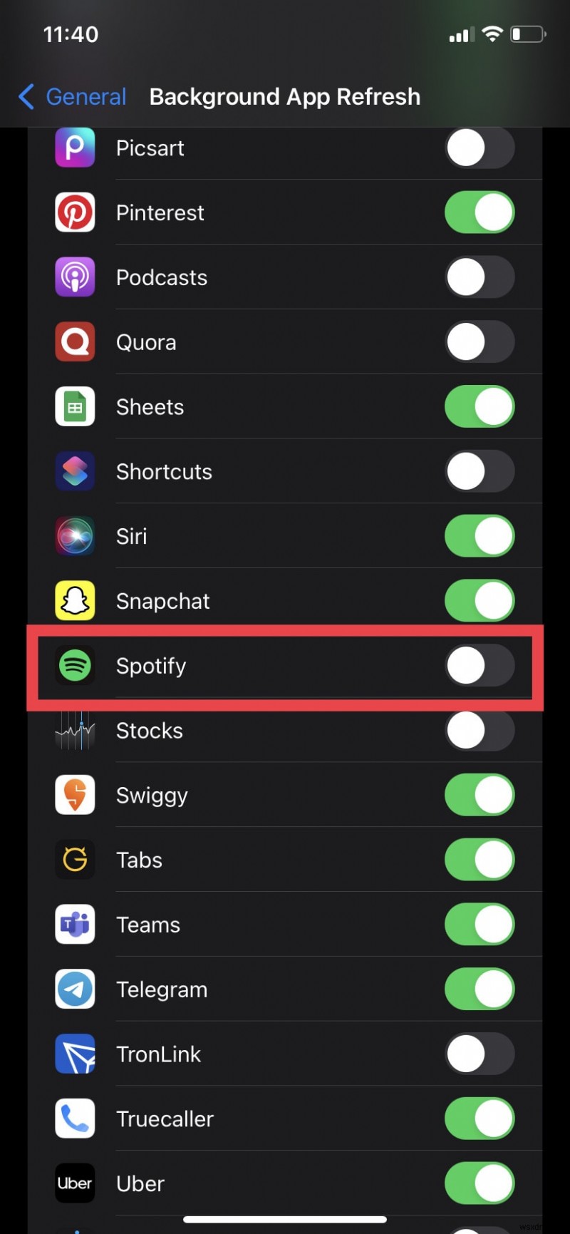 अपने iPhone पर Spotify को ऑटो-लॉन्चिंग से रोकें - त्वरित समाधान 