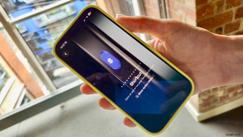 अपने iPhone एक्शन बटन को अधिकतम कैसे करें:एक त्वरित, व्यावहारिक हैक 