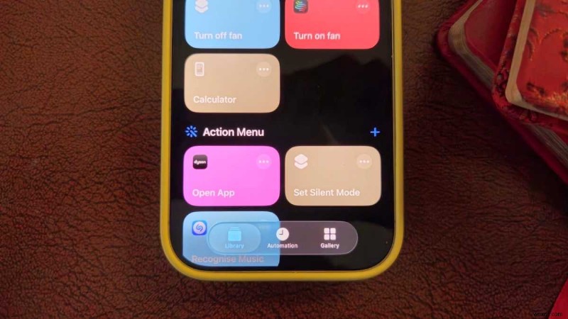 अपने iPhone एक्शन बटन को अधिकतम कैसे करें:एक त्वरित, व्यावहारिक हैक 